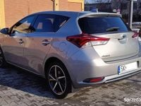 Używany Toyota Auris Hybrid 2017 Srebrny Hatchback