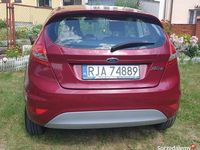 Używany Ford Fiesta 2009 Wiśniowy Hatchback