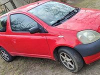 Używany Toyota Yaris 2000 Czerwony Hatchback