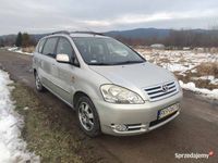 używany Toyota Avensis Verso 2003