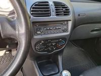 używany Peugeot 206 1.4 benzyna 2005 rok