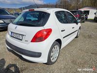 używany Peugeot 207 1.4 Benzyna Klima 4 drzwi