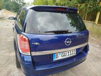 Używany Opel Astra 115 KM (84 kW) 2007 Niebieski Sedan/Limuzyna