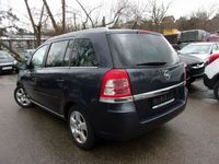 używany Opel Zafira 1.8dm 140KM 2008r. 203 941km