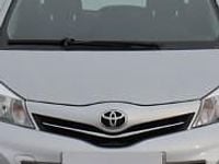 Używany Toyota Yaris 69 KM (50 kW) 2013 Srebrny Hatchback