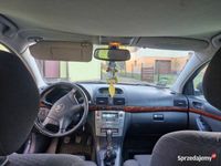 używany Toyota Avensis 