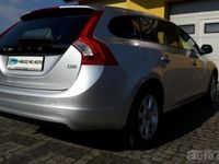 Używany Volvo V60 114 KM (83 kW) 2013 Srebrny metalik Kombi