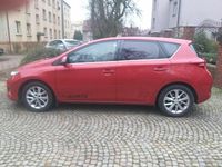 Używany Toyota Auris 132 KM (97 kW) 2015 Czerwony Hatchback
