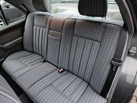 używany Mercedes E200 W124 1990 • benzyna • klimatyzacja • bez korozji • z Grecji