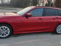 Używany BMW 320 190 KM (139 kW) 2022 Czerwony Kombi