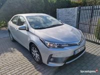 Używany Toyota Corolla 132 KM (97 kW) 2017 Srebrny Sedan/Limuzyna
