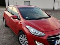 Używany Hyundai i30 2015 Czerwony Hatchback