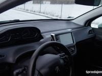 Używany Peugeot 208 2017 Biały Hatchback