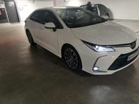 Używany Toyota Corolla Premium 132 KM (97 kW) 2019 Biały Sedan/Limuzyna