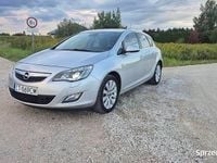 Używany Opel Astra Cosmo 2010 Srebrny Sedan/Limuzyna