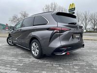 używany Toyota Sienna 2.5dm 266KM 2022r. 18 244km