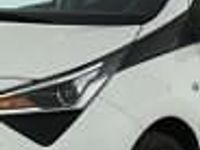 Używany Toyota Aygo 72 KM (52 kW) 2018 Biały Hatchback