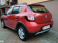 Używany Dacia Sandero Stepway 90 KM (66 kW) 2014 Czerwony Minivan