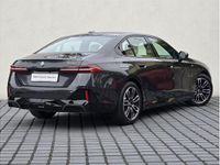 Używany BMW 520 Shadowline 197 KM (144 kW) 2024 Szary sophisto z brylantowym połyskiem metalizowany Sedan/Limuzyna