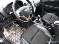 używany Hyundai i30 BEZ dwumasy i DPF Czarny1,6 CRDI kombi na sprzedaż
