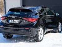 Używany Infiniti Q30 110 KM (80 kW) 2016 Fioletowy Hatchback
