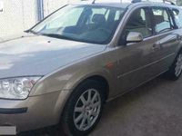 Używany Ford Mondeo 125 KM (91 kW) 2001 Złoty (metalik) Sedan/Limuzyna