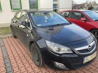 Używany Opel Astra 180 KM (132 kW) 2010 Czarny Hatchback