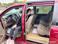 Używany Chrysler Town & Country Touring 2014 Wiśniowy Minivan