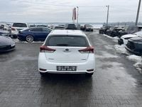używany Toyota Auris Hybrid 1.8dm 136KM 2017r. 110 300km