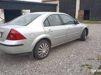 Używany Ford Mondeo 2001 Srebrny Sedan/Limuzyna