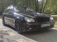 używany Mercedes C32 AMG 