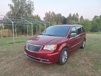 Używany Chrysler Town & Country 2016 Czerwony Minivan