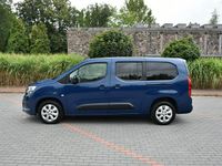 Używany Opel Combo Life 130 KM (95 kW) 2023 Niebieski ciemny (metalik) Minivan