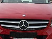 Używany Mercedes A180 122 KM (89 kW) 2015 Czerwony Minivan