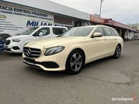 Używany Mercedes E220 197 KM (144 kW) 2019 Kremowy Sedan/Limuzyna