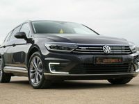 używany VW Passat GTE SKÓRA kamera PLUG IN digital NAWI sam parkuje grzane fotele ACC