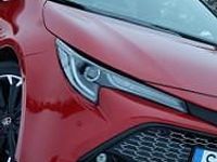 Używany Toyota Corolla 98 KM (72 kW) 2020 Bordowy Hatchback