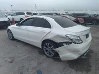 używany Mercedes C300 2017, 2.0L, uszkodzony tył