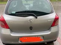 Używany Toyota Yaris 69 KM (50 kW) 2007 Szary Hatchback