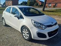 Używany Kia Rio 90 KM (66 kW) 2011 Biały Hatchback
