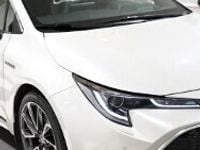 Używany Toyota Corolla Executive 184 KM (135 kW) 2019 Biały Hatchback