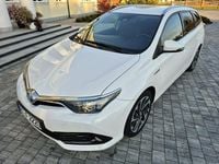 Używany Toyota Auris 2018 Biały Hatchback