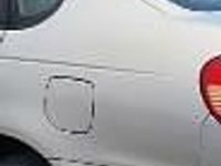 używany Toyota Avensis I