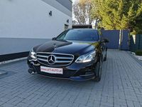 Używany Mercedes E220 136 KM (100 kW) 2013 Czarny Sedan/Limuzyna