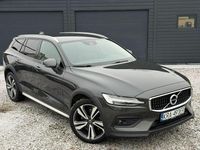 Używany Volvo V60 CC 250 KM (183 kW) 2022 Inny (metalik) Kombi