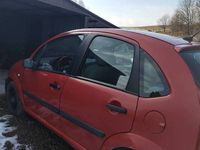 Używany Citroën C3 2003 Czerwony Hatchback