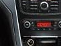 Używany Ford Mondeo 125 KM (91 kW) 2010 Czerwony Hatchback