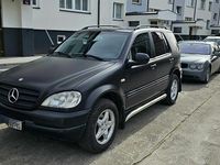 Używany Mercedes ML320 2001 Czarny SUV