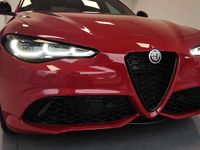 Nowe Alfa Romeo Giulia Veloce 280 KM (205 kW) 2025 Lakier pastelowy czerwony  alfa red Sedan/Limuzyna