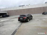 używany Toyota Avensis 